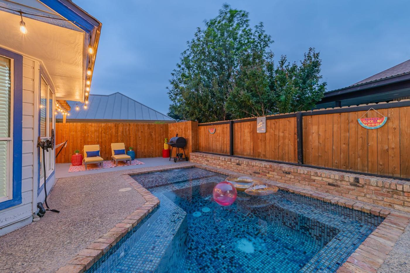 Fun 'N Sun Heated Pool & Gameroom By Fiesta Texas サンアントニオ エクステリア 写真